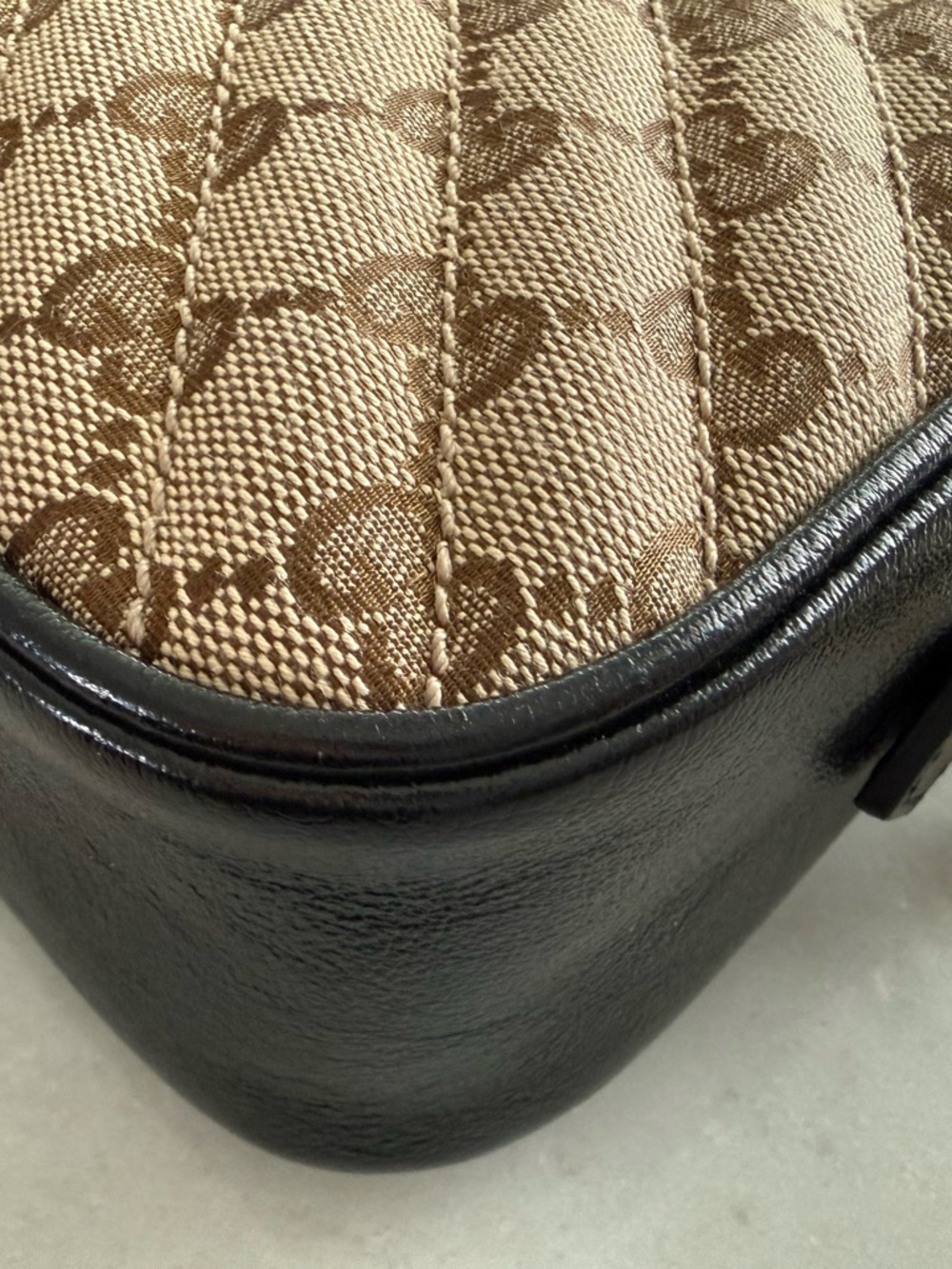 Gucci GG Marmont Shoulder Bag Quilted GG Canvas with leather - Picture 7 of 16